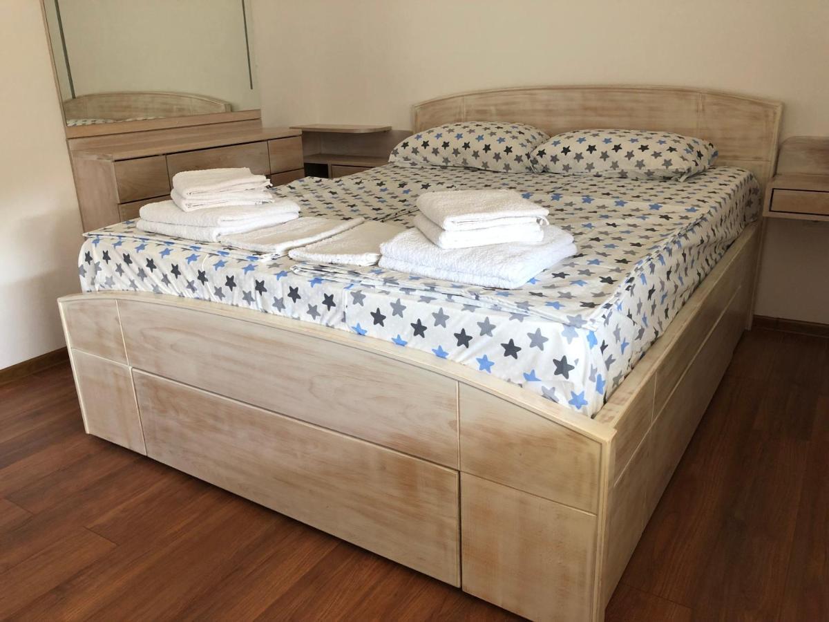 Sakota Family House Apartman Kamanc Kültér fotó