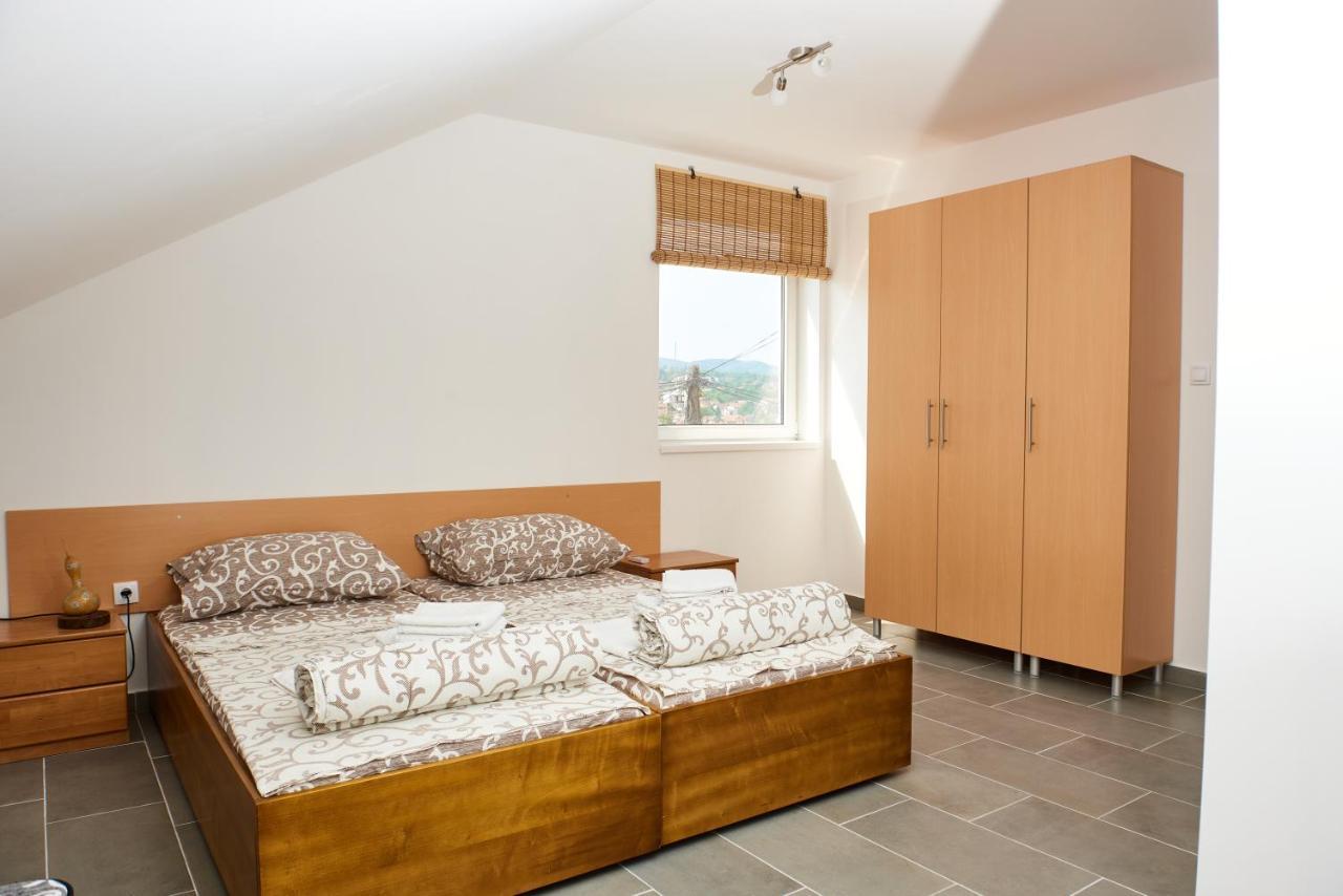 Sakota Family House Apartman Kamanc Kültér fotó