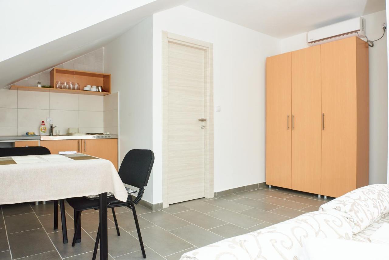 Sakota Family House Apartman Kamanc Kültér fotó